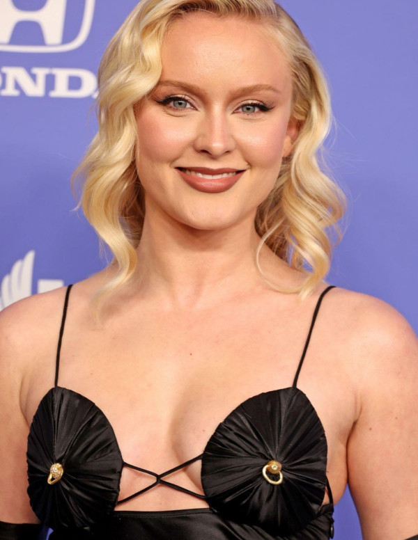 Zara Larsson sexy aux Billboard Women in Music Awards à Inglewood