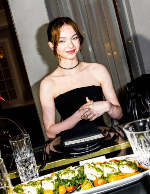 Emma Myers en soirée à Los Angeles