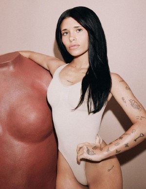 photos Nessa Barrett