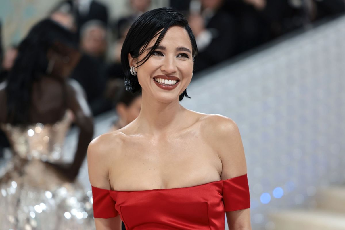 Kelsey Asbille sexy au Met Gala 2023 à New York (défilé Karl Lagerfeld)