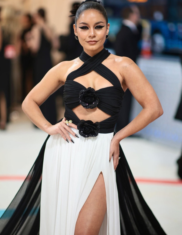 Vanessa Hudgens jolie au Met Gala 2023 à New York