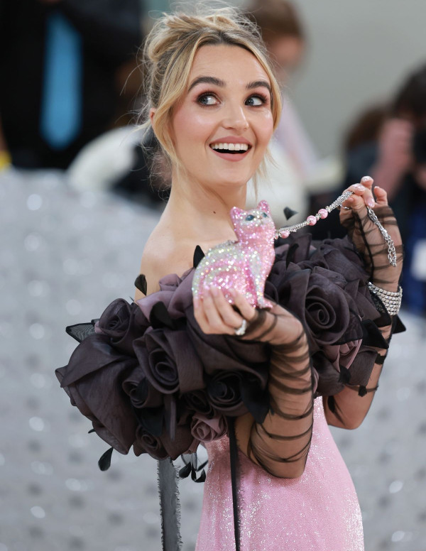 Chloe Fineman au Met Gala 2023 à New York (défilé Karl Lagerfeld)
