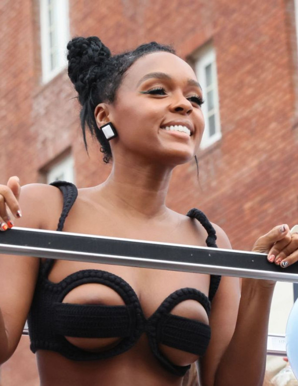Janelle Monae sexy à la LA Pride Parade 2023 à Hollywood
