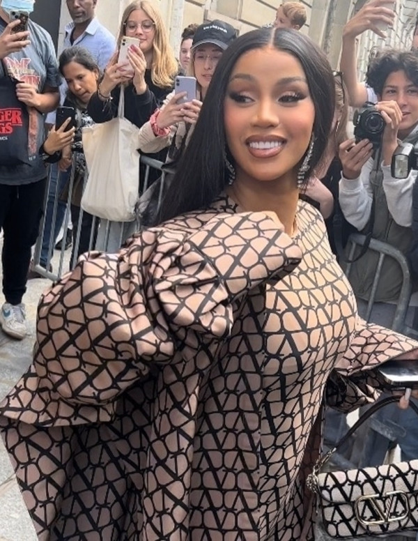 Cardi B à Paris pour le défilé Balenciaga