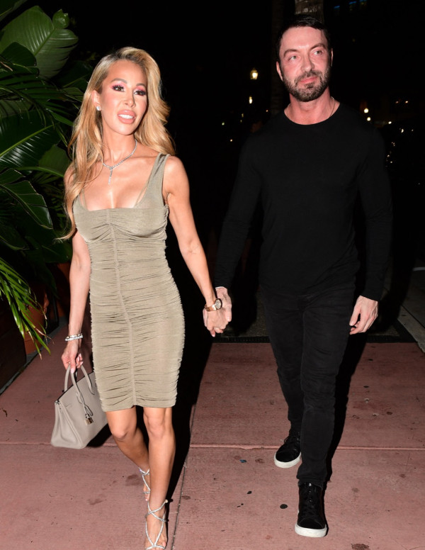 Lisa Hochstein en soirée au Carbone à Miami