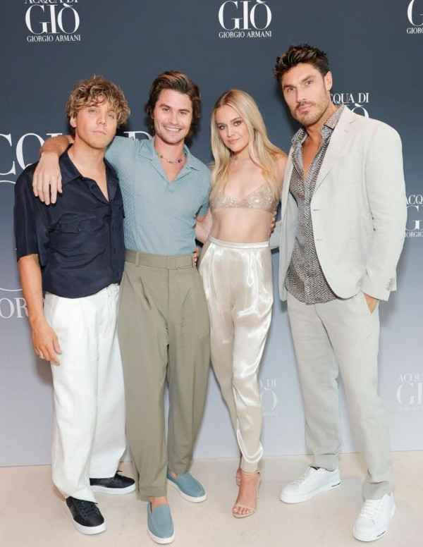 Kelsea Ballerini jolie à Malibu pour la soirée Armani pour Acqua Di Gio
