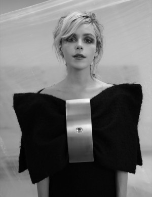 photos Kiernan Shipka