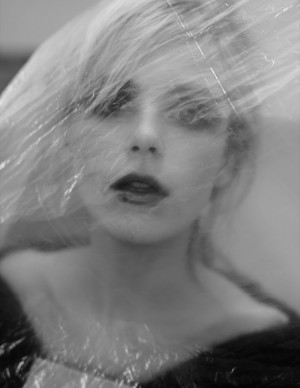 photos Kiernan Shipka