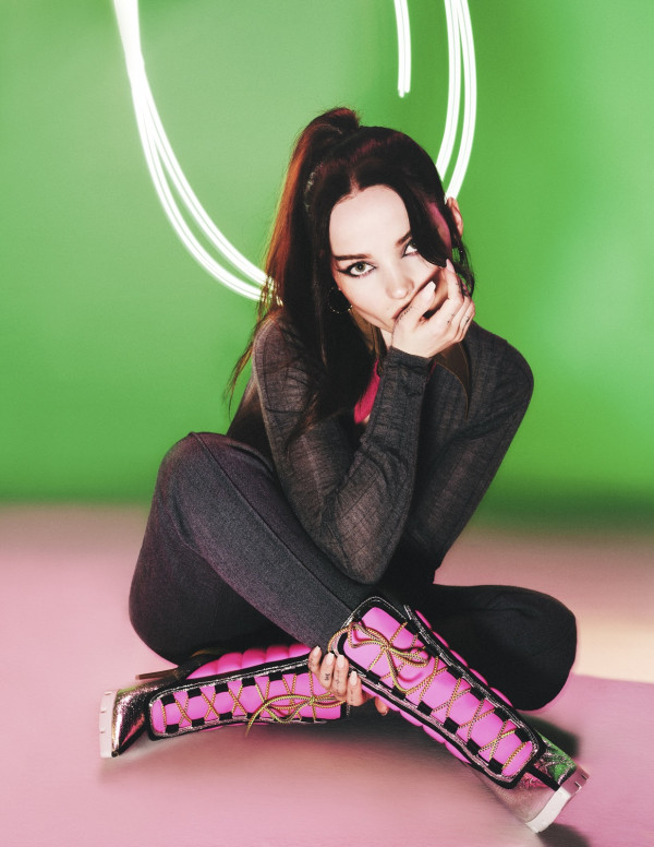 Dove Cameron jolie en shooting pour V magazine