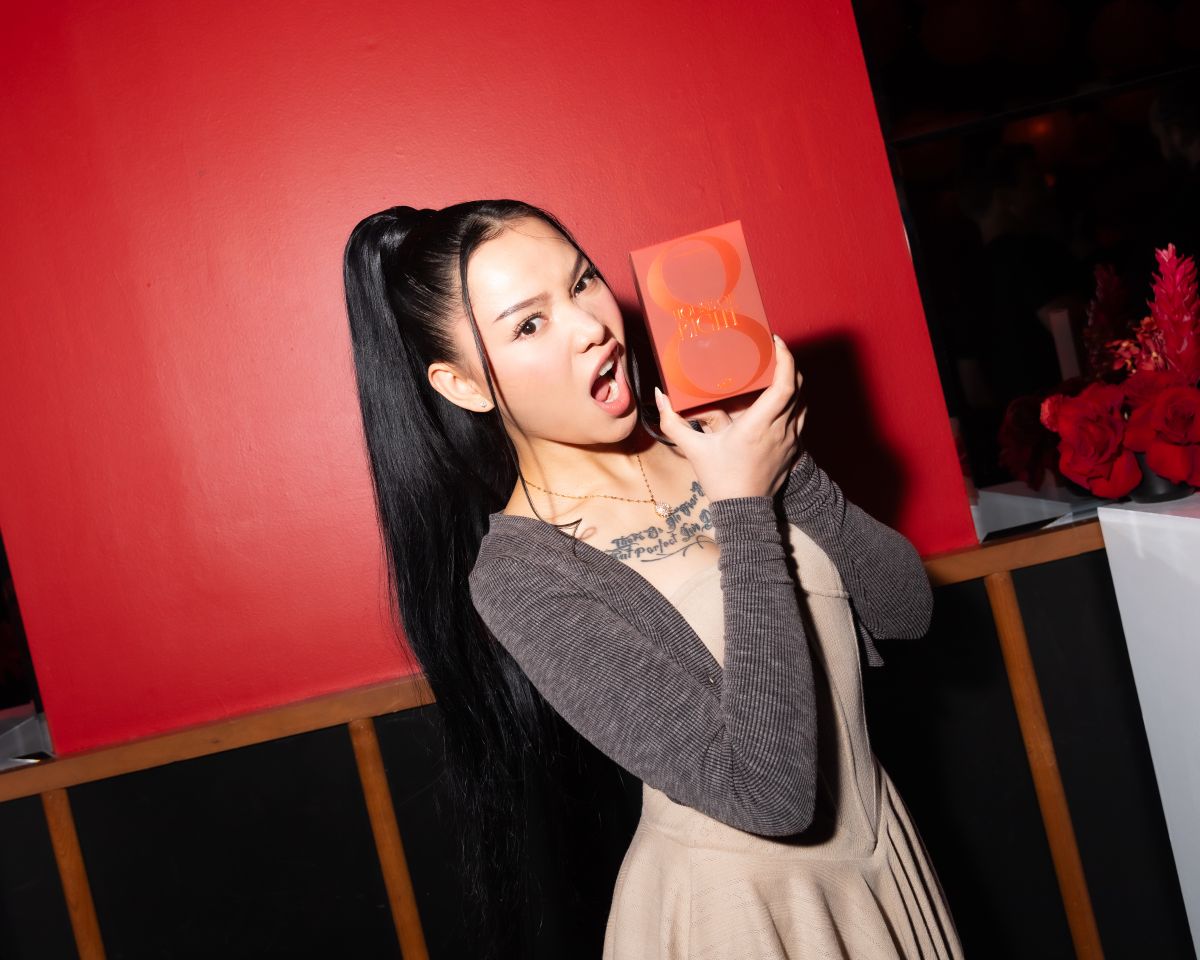 Bella Poarch à la présentation du parfum House of 8 à Los Angeles