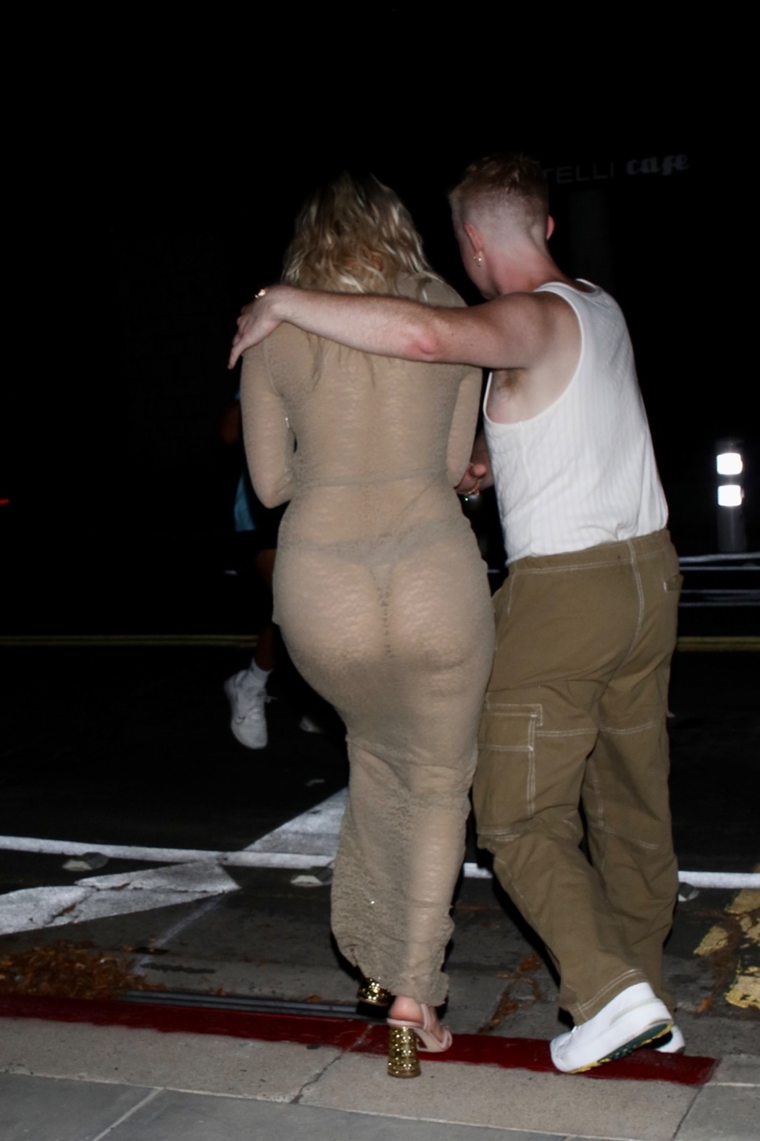 Ariana Madix robe transparente en soirée à West Hollywood