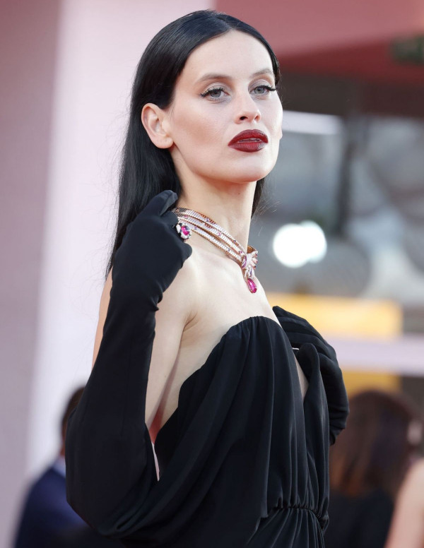 Milena Smit à la soirée d'ouverture de la Mostra de Venise