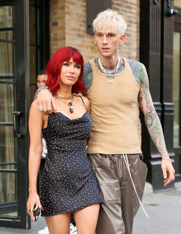 Megan Fox les cheveux rouges à New York