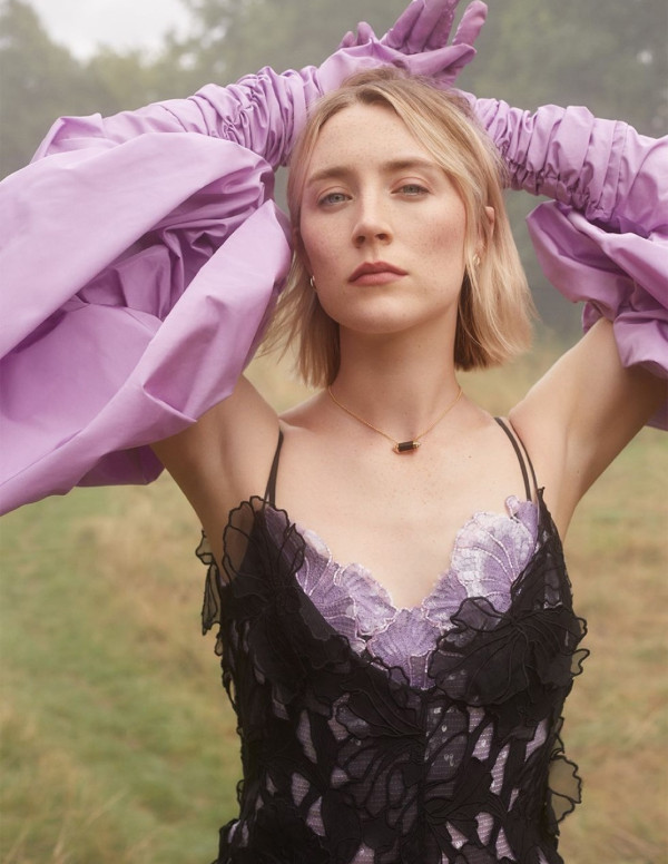 Saoirse Ronan dans Harper's Bazaar magazine (UK)