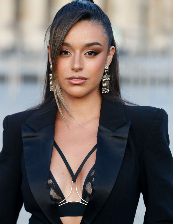Marta Diaz jolie en shooting pour Lancome à Paris