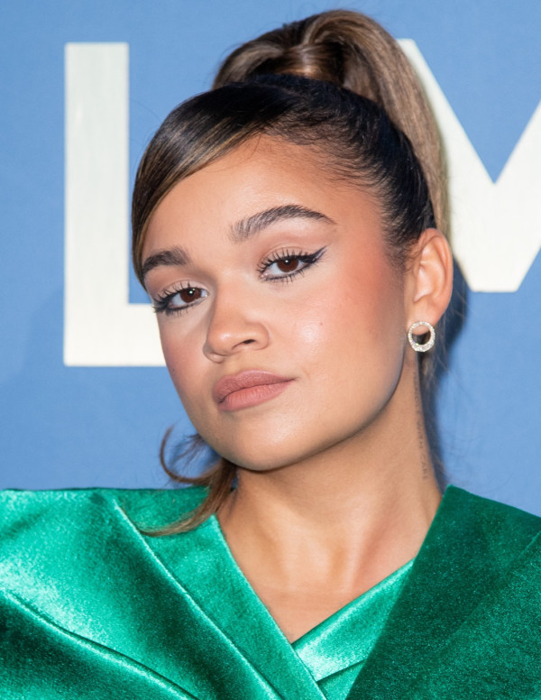 Madison Bailey au défilé Balmain à la Paris Fashion week