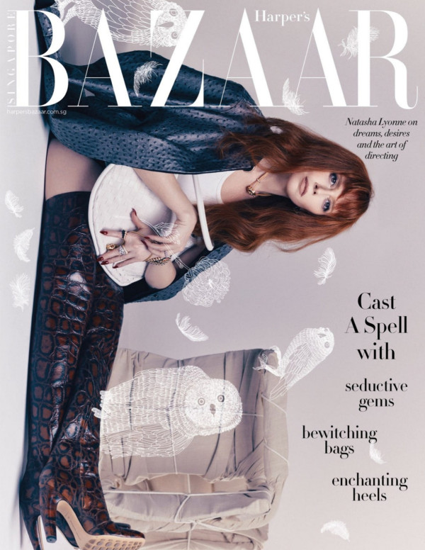 Natasha Lyonne dans Harper’s Bazaar magazine ( Singapour )