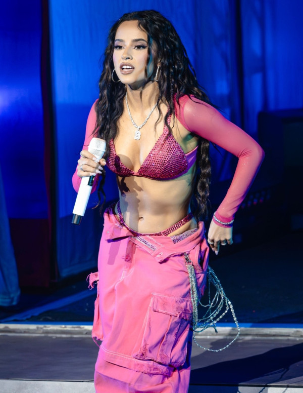 Becky G sexy en concert pour le Mi Casa, Tu Casa Tour à San Jose