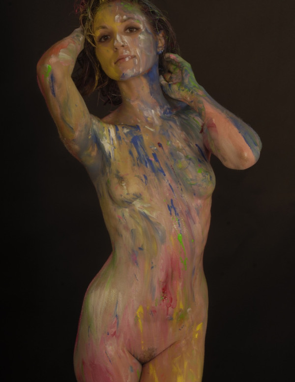 Shooting peinture sur corps sexy Becca Scott