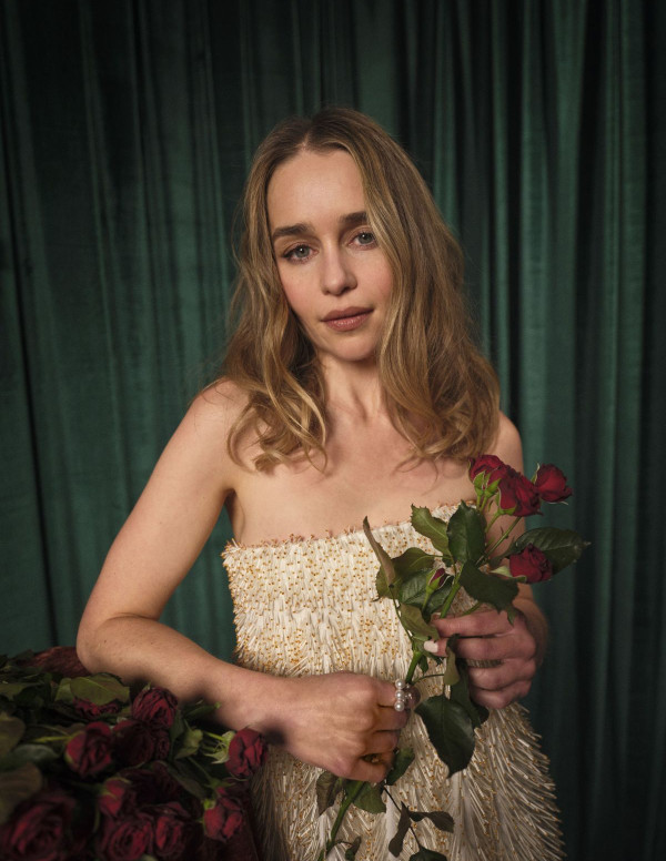 Shooting Emilia Clarke pour Harper’s Bazaar, Women of the Year Awards
