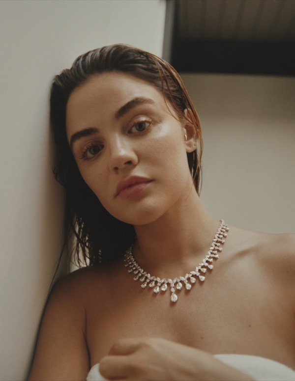 Shooting Lucy Hale pour Only Natural Diamonds