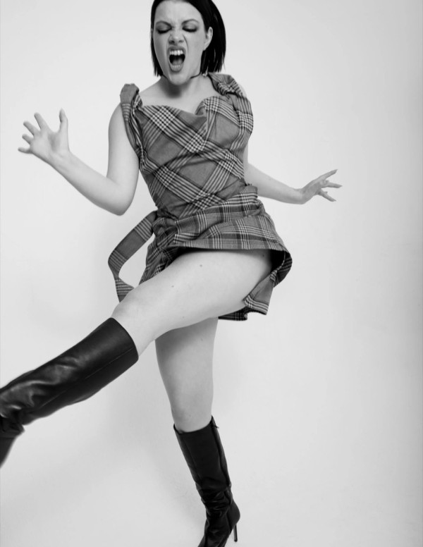 Georgie Henley dans 1883 Magazine