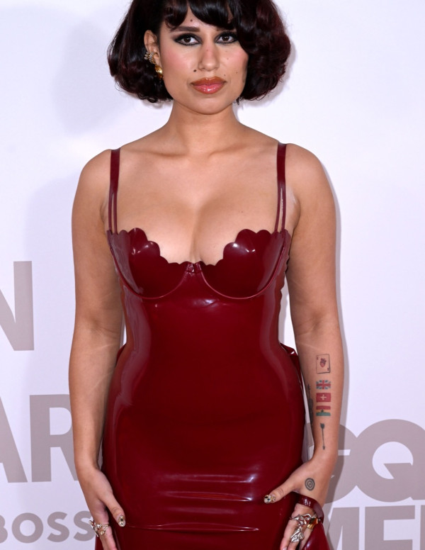 Raye aux GQ Men Of The Year Awards 2023 au Royal Opera House à Londres