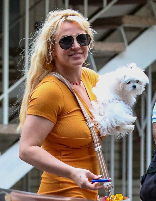 Britney Spears, libérée de sa tutelle, dîne au Château Marmont à Los Angeles