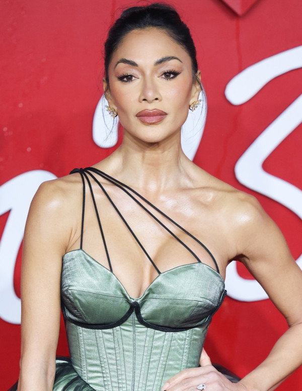 Nicole Scherzinger, une diva glamour aux Fashion Awards