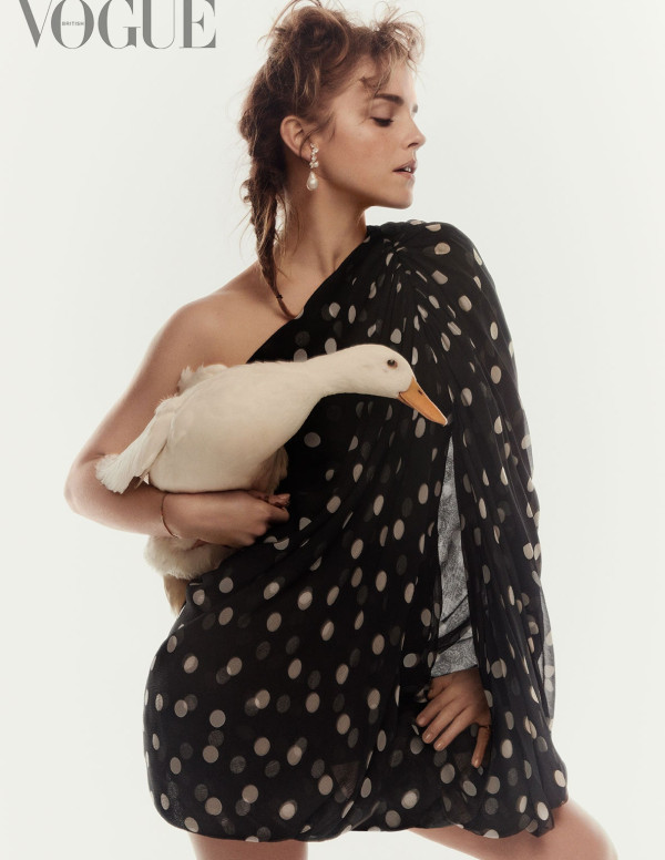 Emma Watson dans Vogue magazine ( Royaume-Uni )