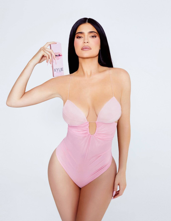 Kylie Jenner en shooting pour Kylie Cosmetics
