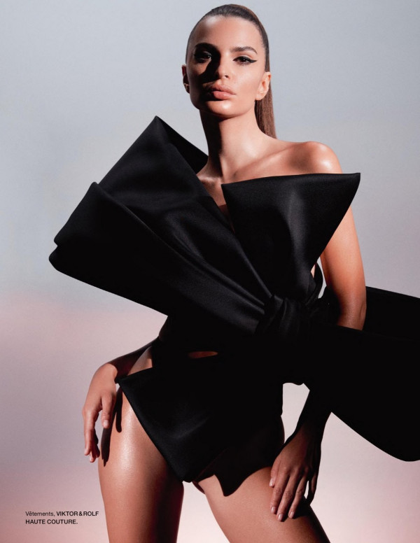 Emily Ratajkowski, une icône de la mode en couverture de Numéro Magazine France