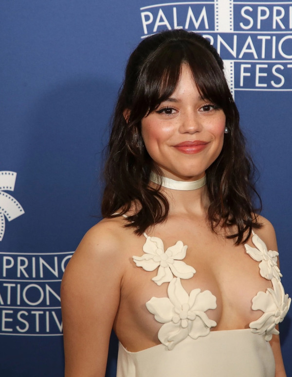 Jenna Ortega, jolie et audacieuse à la première de Miller's Girl
