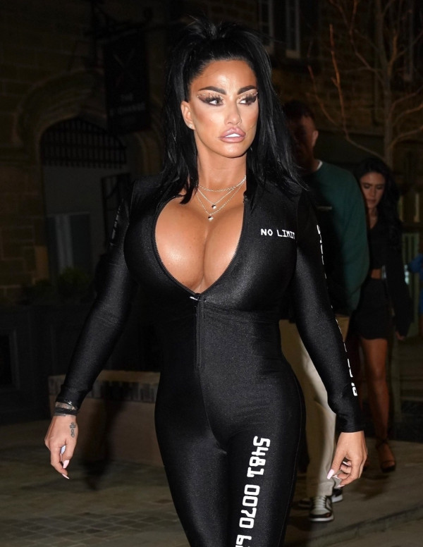 Katie Price, Chloe Ferry & Chantelle Connelly en soirée à Newcastle 