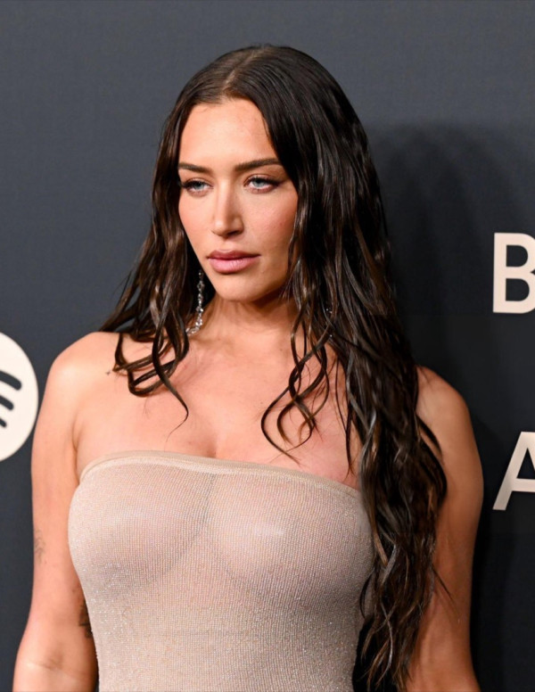 Anastasia Karanikolaou à la soirée Spotify à Los Angeles