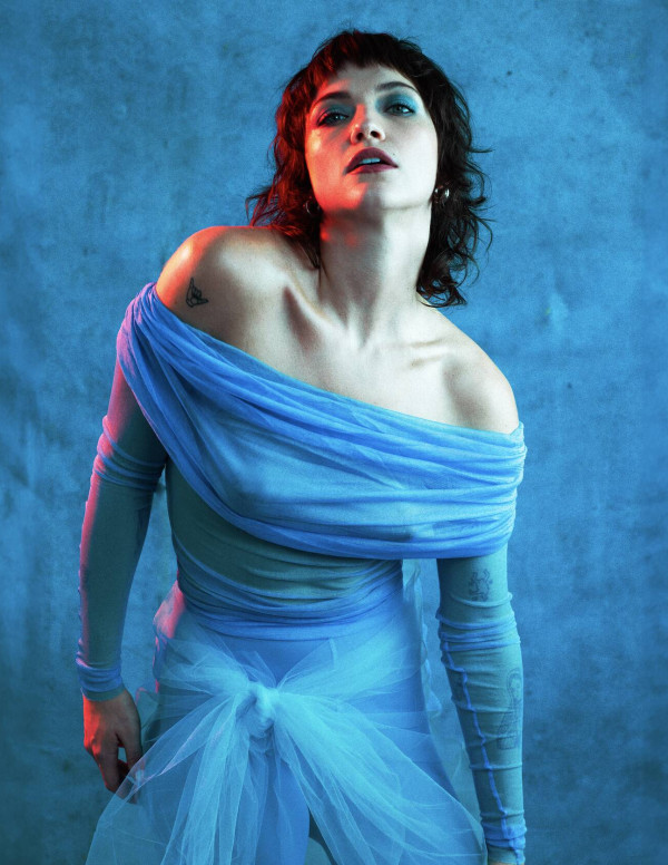 Violett Beane dans Numero magazine ( Pays-Bas )