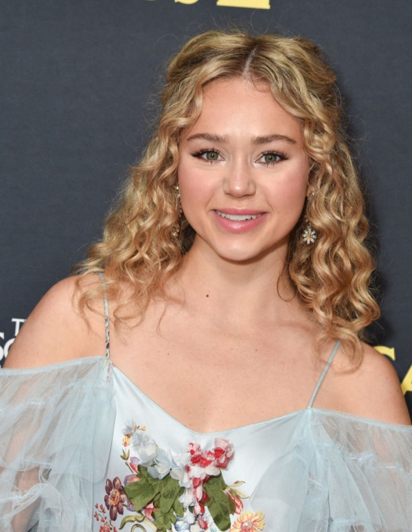 Brec Bassinger aux Saturn Awards à Burbank
