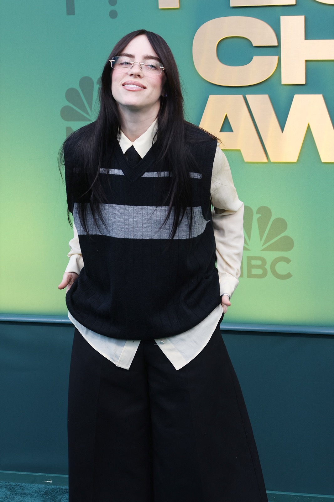 Billie Eilish pas du tout sexy aux people's Choice Awards à Santa Monica