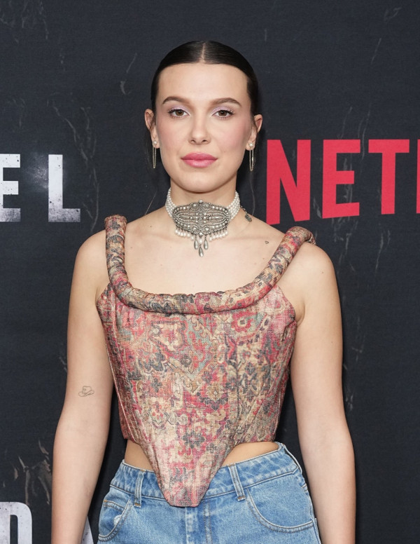 Millie Bobby Brown à New York pour la première de La Demoiselle et le Dragon