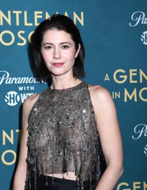 Mary Elizabeth Winstead à la première de A Gentleman In Moscow