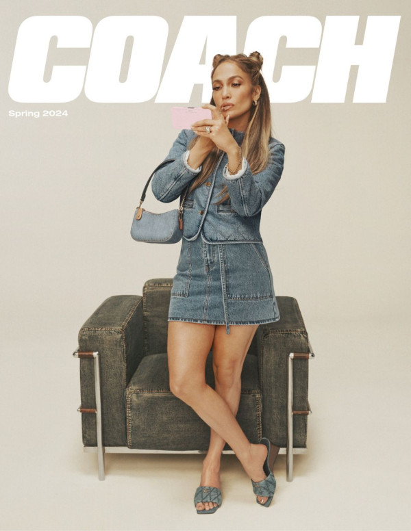 Jennifer Lopez en shooting pour les sacs Coach
