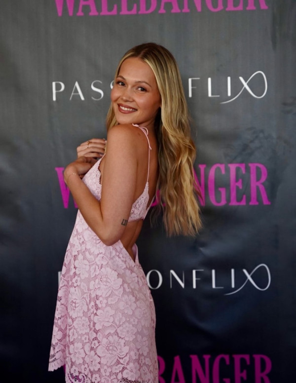 Kelli Berglund à San Juan pour la première de Wallbanger