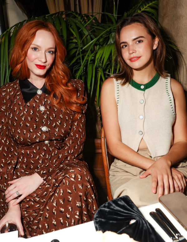 Bailee Madison & Christina Hendricks en soirée pour la marque de chaussures Partlow