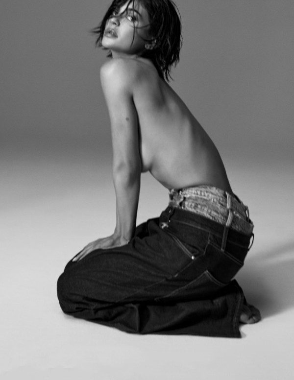 Kylie Jenner en shooting pour sa marque Khy
