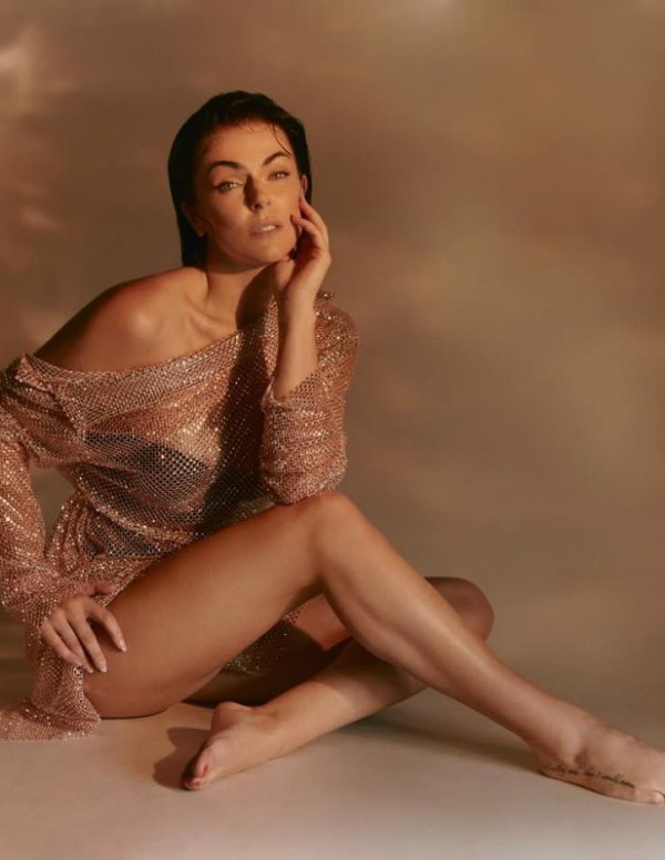Serinda Swan dans Numero magazine ( Pays-Bas )