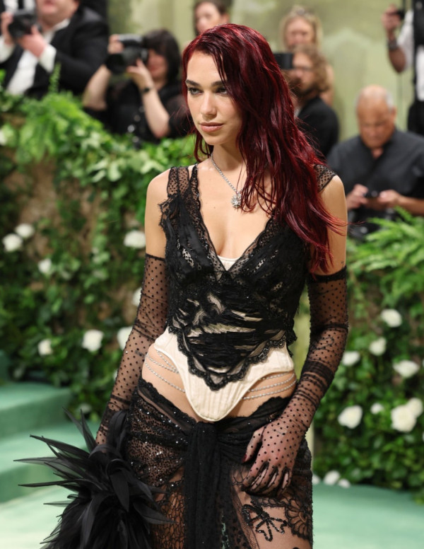 Dua Lipa au gala Met à New york