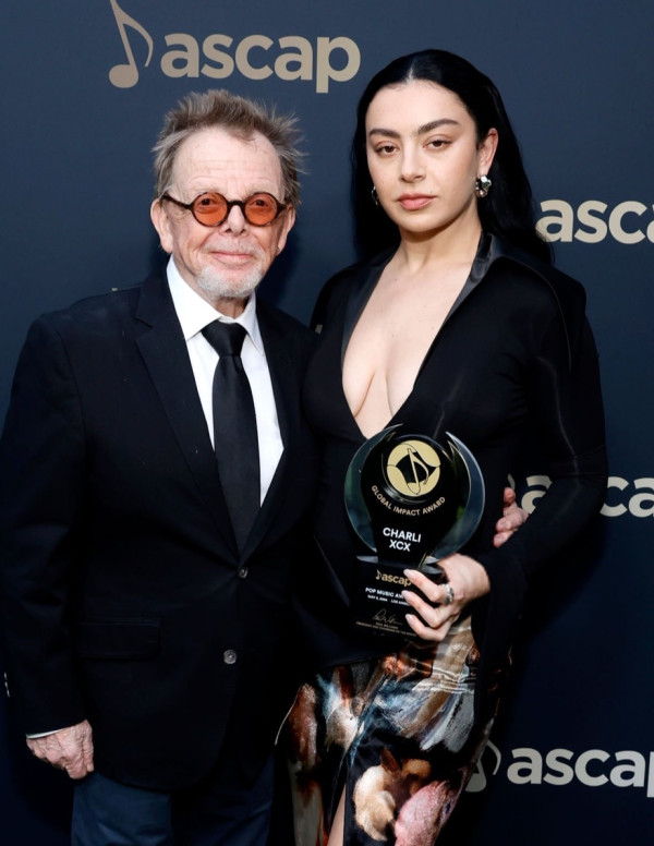 Charli XCX aux ASCAP Pop Music Awards 2024 à Los Angeles