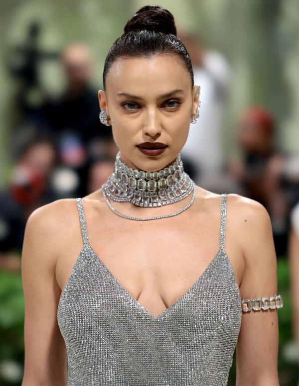 Irina Shayk au Met Gala à New York