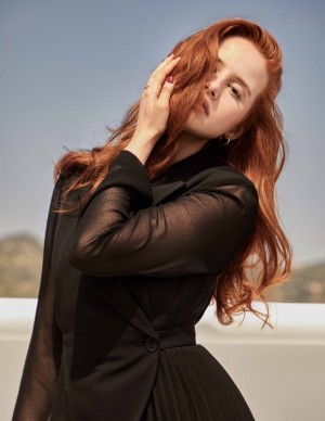 photos Madelaine Petsch