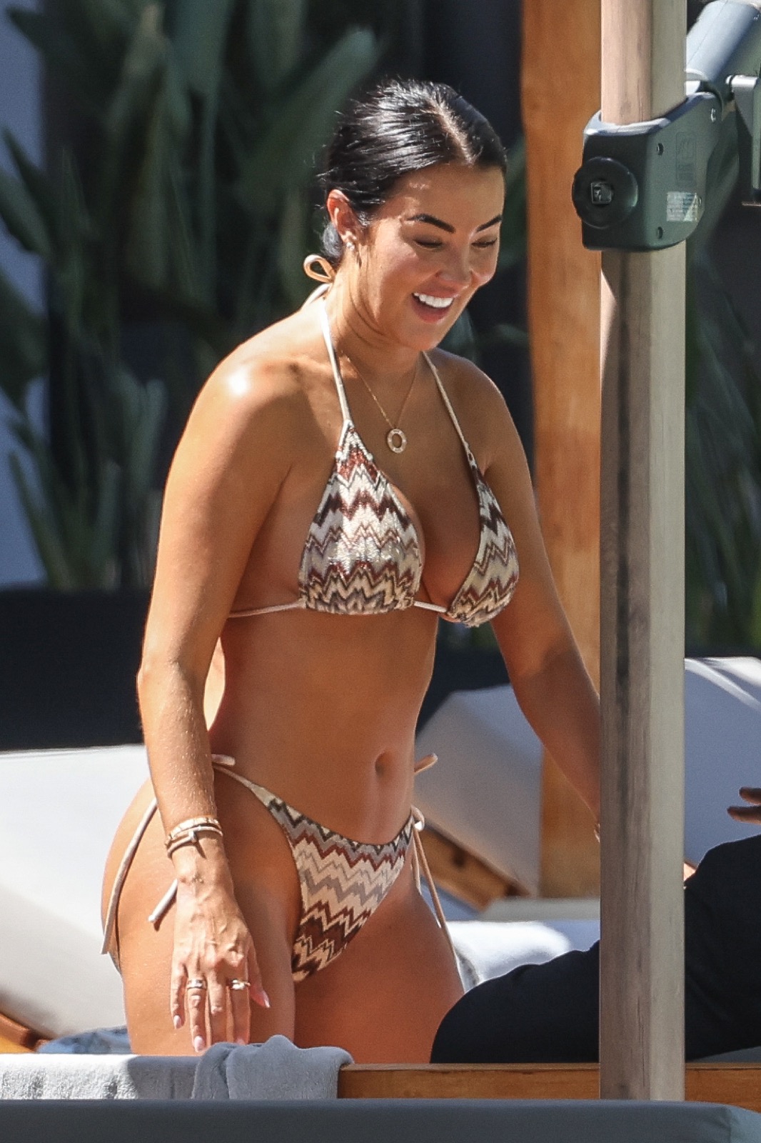 Yazmin Oukhellou en vacances à Ibiza